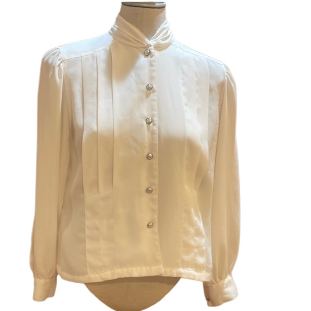 Vintage Chaus blouse pearl buttons, pleats puffy sleeves white women’s size 6 P